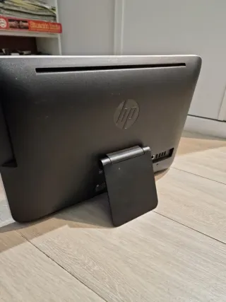 PC HP Todo en Uno Compacto