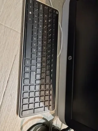 PC HP Todo en Uno Compacto