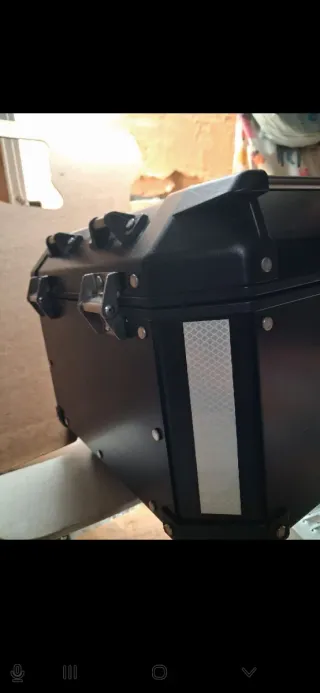 Baúl Givi Trekker Outback 42L Aluminio Negro