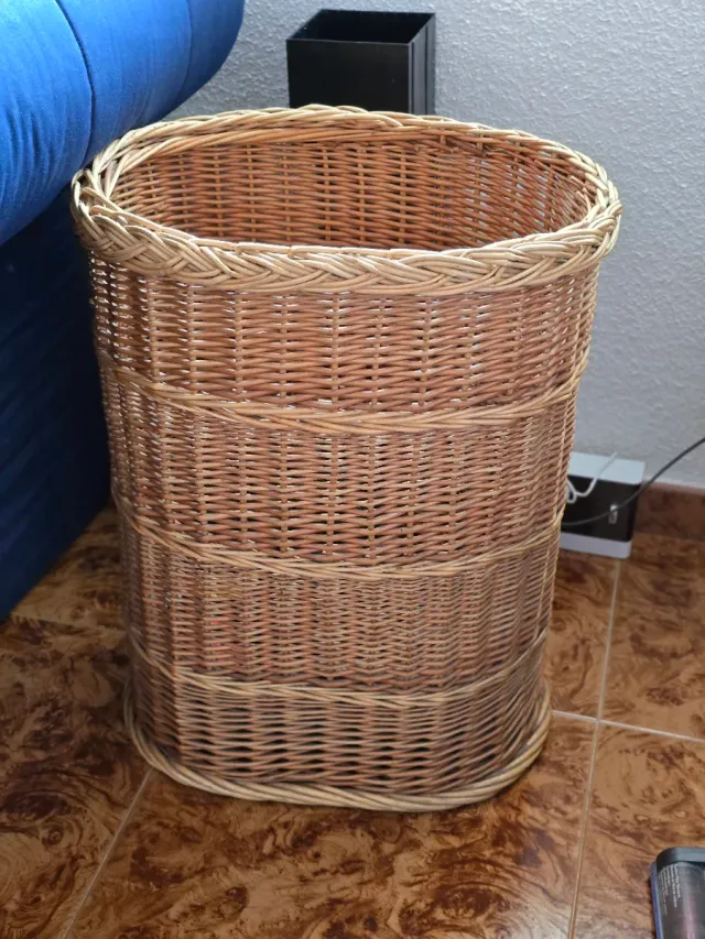 Cesto de mimbre ovalado