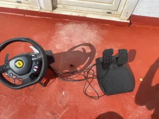 Volante Thrustmaster para PlayStation