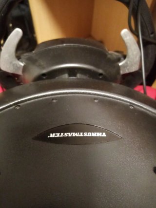 Volante Thrustmaster para PlayStation