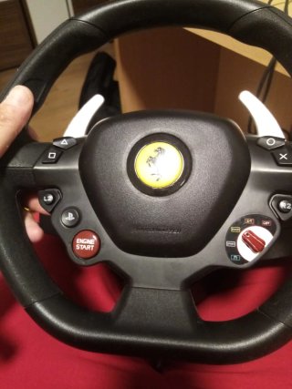 Volante Thrustmaster para PlayStation