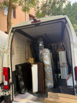 Transportes y mudanzas 640524619