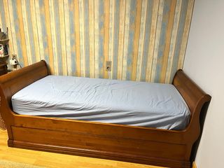 Preciosas Cama Luis XIV. madera