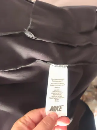 Chaqueta deportiva Nike tipo buzo Talla M