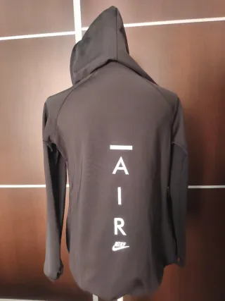 Chaqueta deportiva Nike tipo buzo Talla M