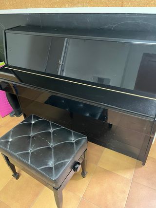 Piano Kawai Negro