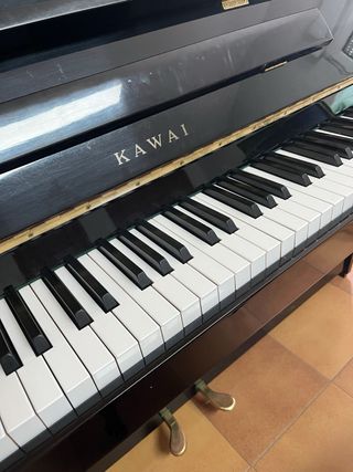 Piano Kawai Negro