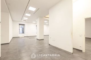 Oficina en alquiler en Puerto Chico en Santander