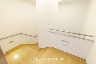 Oficina en alquiler en Puerto Chico en Santander