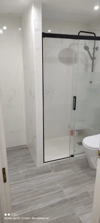 <<Servicio de>> Alicatado y reformas de baño***