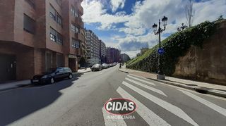 Garaje en venta en Milán - Pumarín - Teatinos en Oviedo