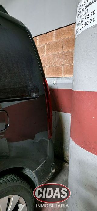 Garaje en venta en Milán - Pumarín - Teatinos en Oviedo