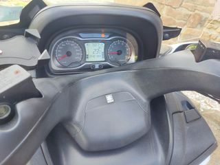 Suzuki Burgman 650 - Maxi Scooter