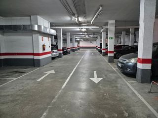 Garaje en alquiler en Los Olivos en Huesca