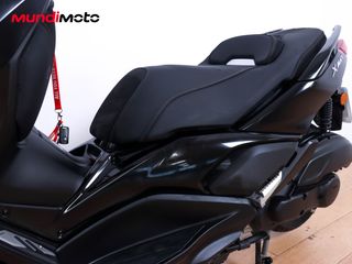 YAMAHA X-MAX 125
