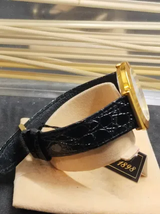 Reloj Halcon Clásico Dorado