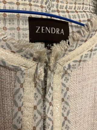 Chaqueta ZENDRA corta tipo americana