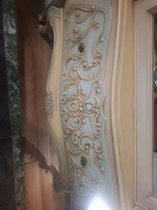 Vitrina de madera y cristal