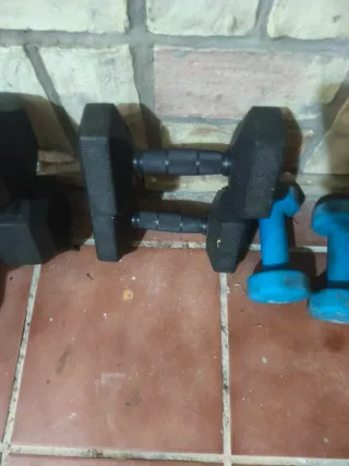 Banco de pesas y mancuernas