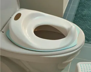 Adaptador WC Ikea Tossig blanco y verde