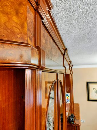 Mueble clásico salón Boiserie