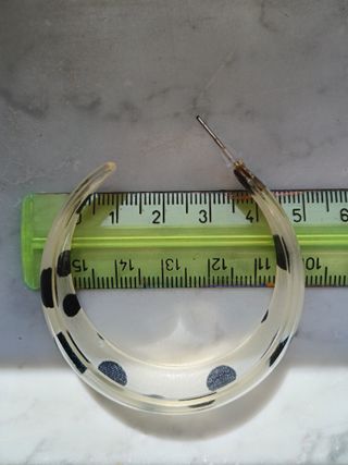 Orecchini cerchio pois plastica