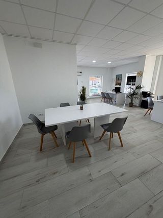 Local comercial en venta en Baeza