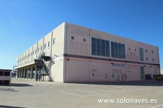 Nave industrial en alquiler en Avda. Cataluña en Zaragoza