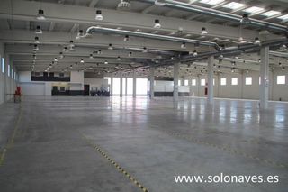 Nave industrial en alquiler en Avda. Cataluña en Zaragoza