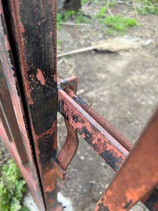 Cancelas puerta terreno parcela de hierro forjado.