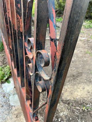 Cancelas puerta terreno parcela de hierro forjado.