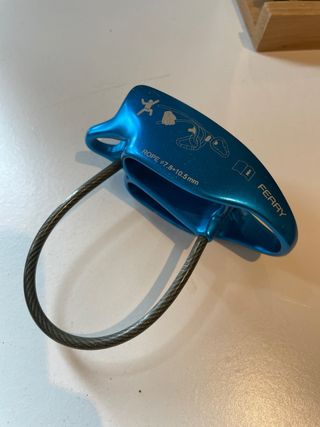 Asegurador escalada FERRY EN 15151-2