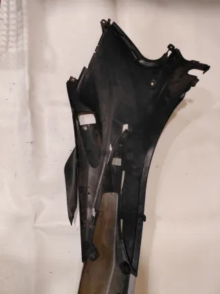 Tapa Lateral Derecha Suzuki Sixteen 125 2009