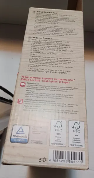 Juego de madera: carrera de dominó, martillo