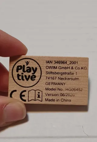 Juego de madera: carrera de dominó, martillo