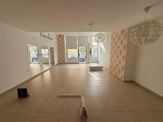 Local comercial en venta en Maria Auxiliadora - Barriada LLera en Badajoz