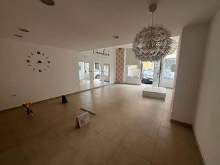 Local comercial en venta en Maria Auxiliadora - Barriada LLera en Badajoz