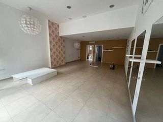 Local comercial en venta en Maria Auxiliadora - Barriada LLera en Badajoz
