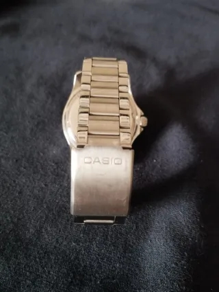 Reloj Festina Sumergible 200MT con correa Casio.