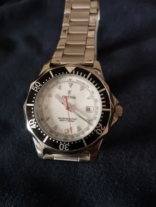 Reloj Festina Sumergible 200MT con correa Casio.