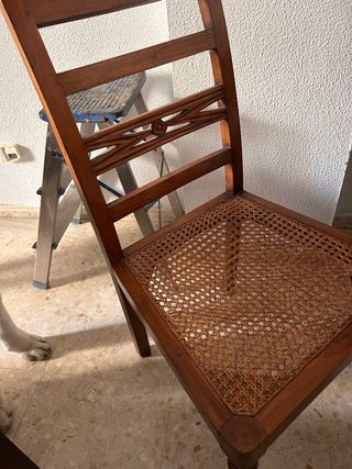 Mesa de comedor de madera y 4 sillas