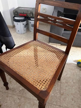 Mesa de comedor de madera y 4 sillas