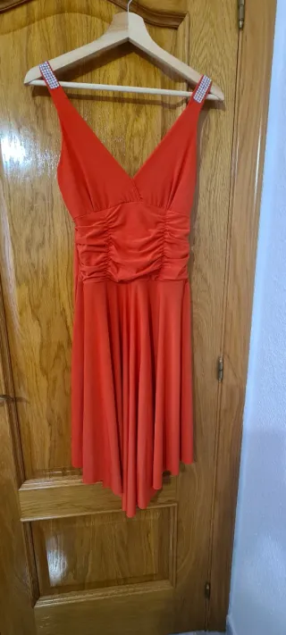 Vestido Naranja con Pedrería