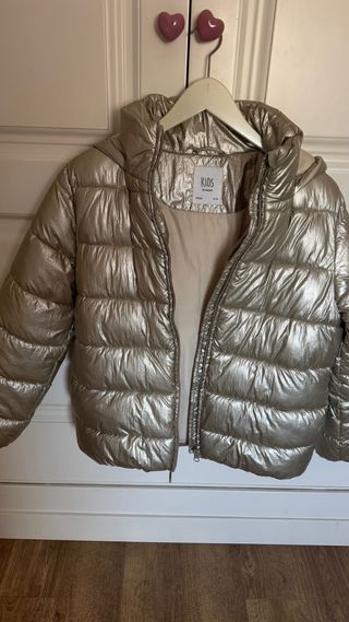 Chaqueta dorada niña