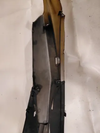 Tapa Lateral izquierda Suzuki Sixteen 125 09