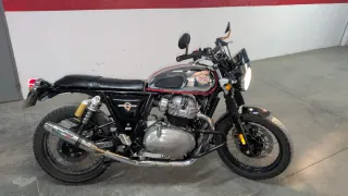 Royal Enfield Interceptor 650 Negra/Roja/cromada