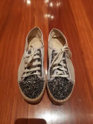 Alpargatas plateadas con glitter