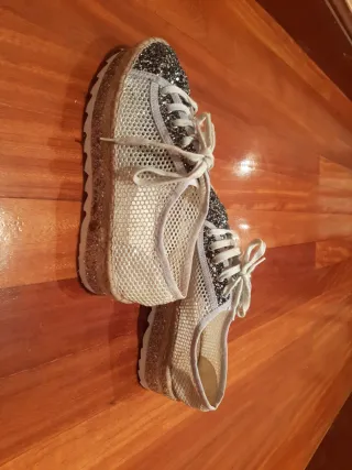 Alpargatas plateadas con glitter